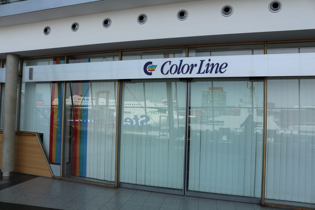 Eingang des Color-Line-Terminals in Kiel